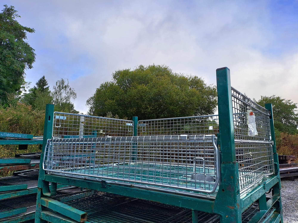 Réemploi  -  Conteneur palette acier grillagé, repliable, dimensions 1590 x 1190 x 740 (réemploi)