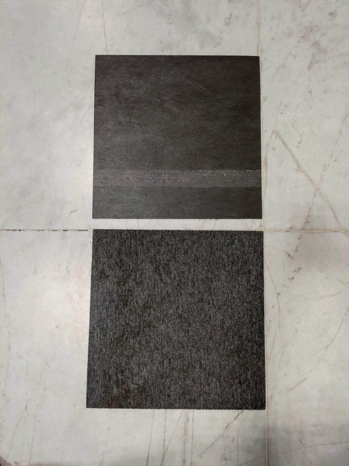 Sols (réemploi)  -  Dalle de moquette gris anthracite 50x50 cm Interface (réemploi)