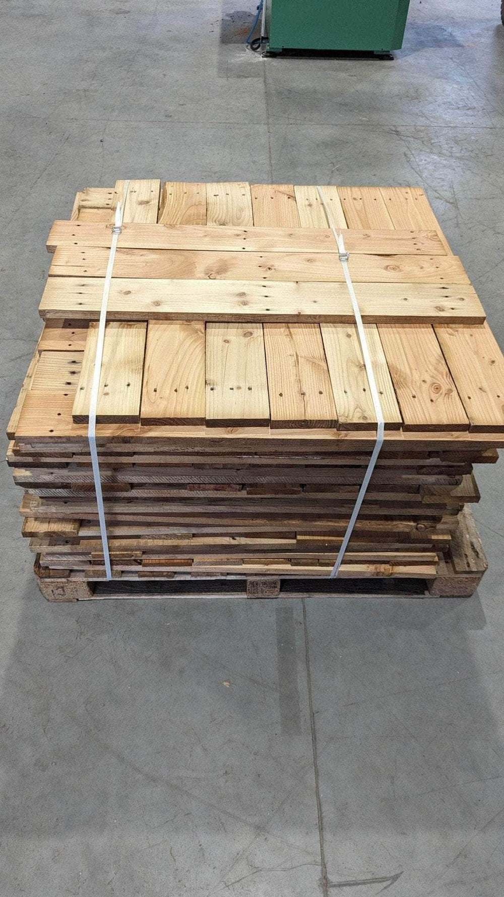 Bois remis en état (réemploi)  -  Planche bois résineux, dont douglas - rabotées 1000x127x24 mm (réemploi)