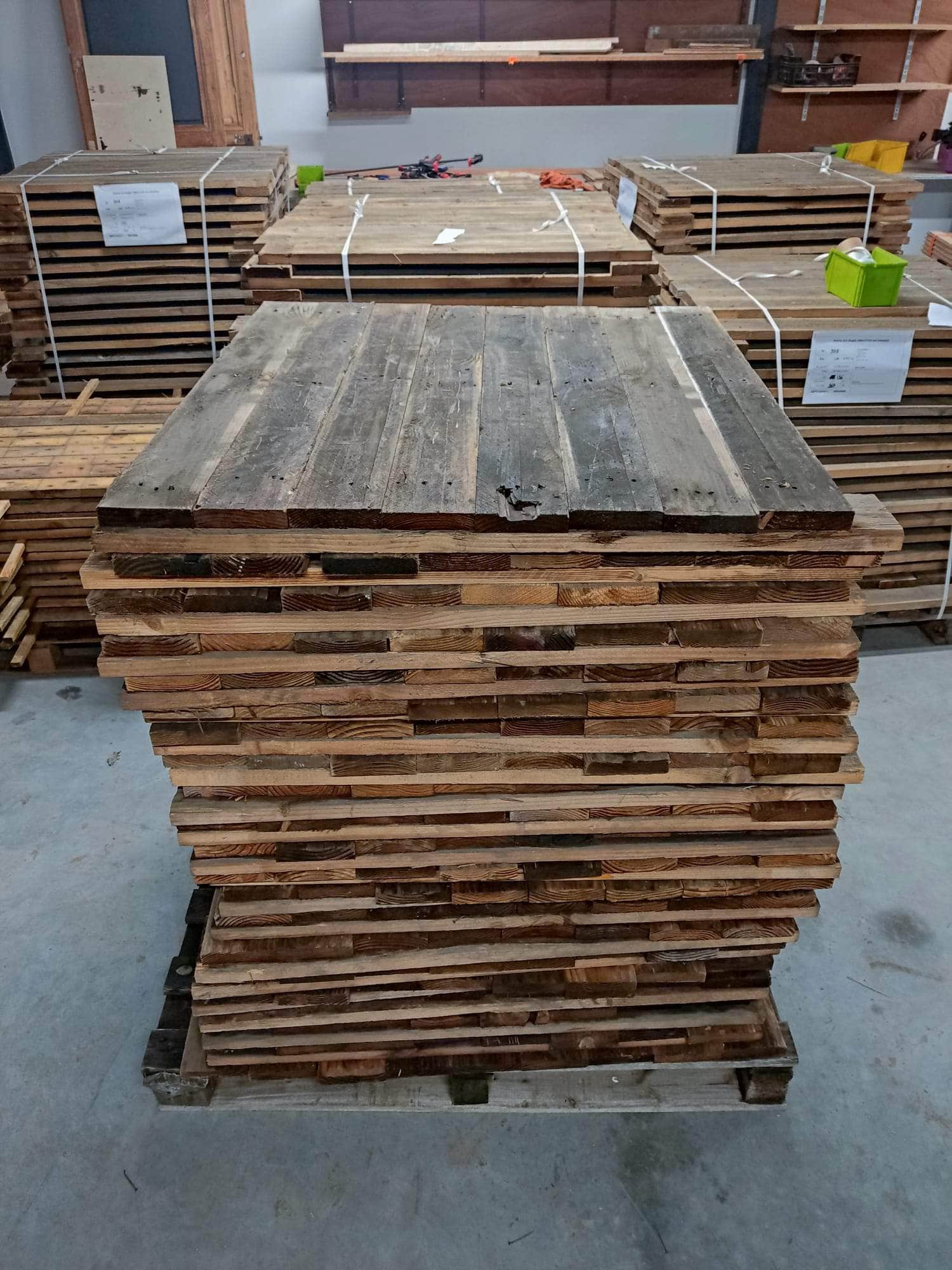 Bois brut (réemploi)  -  Planche bois douglas 1045x75x25 mm (réemploi)