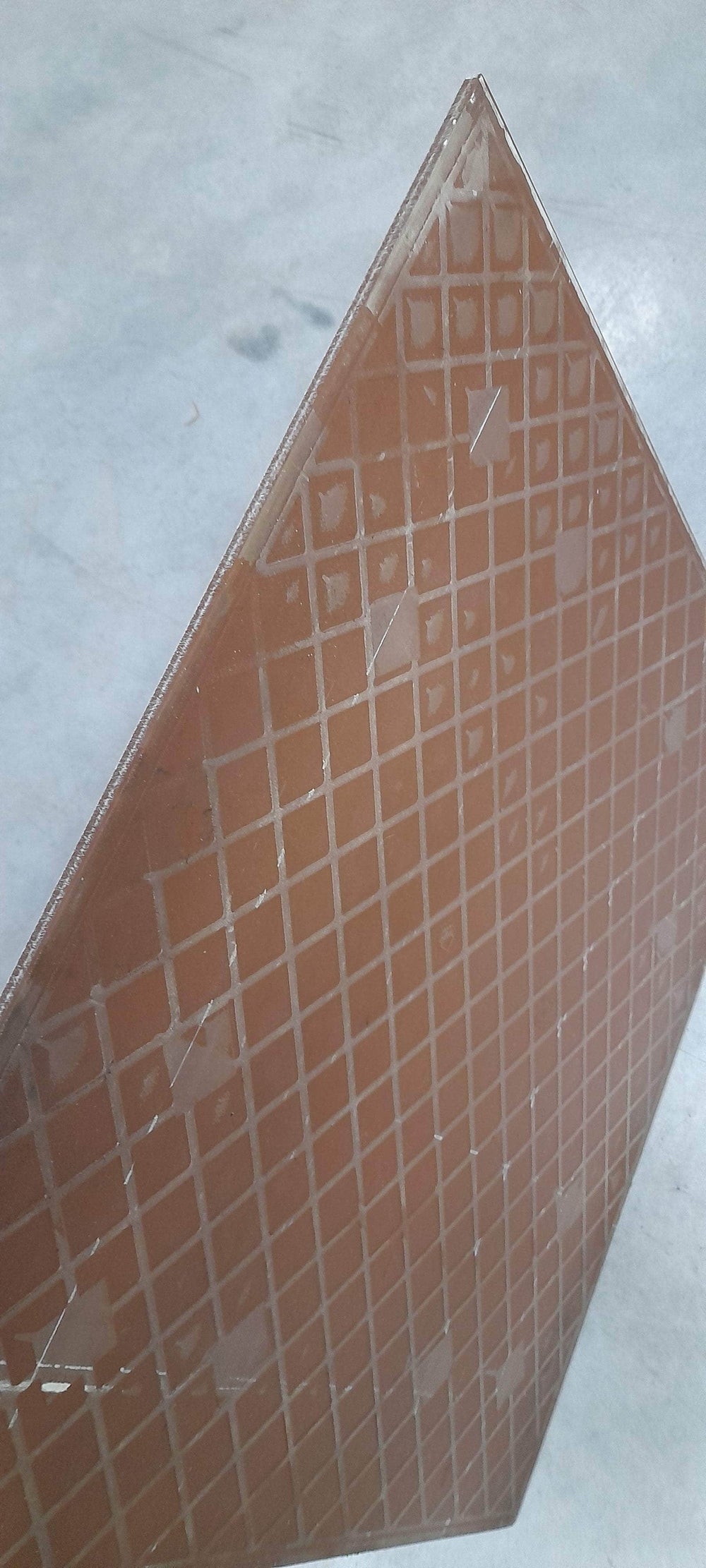 Sols (réemploi)  -  Carrelage de façade coloris blanc, effet très légèrement granité, 590 x 590 mm, ép 10mm (réemploi)