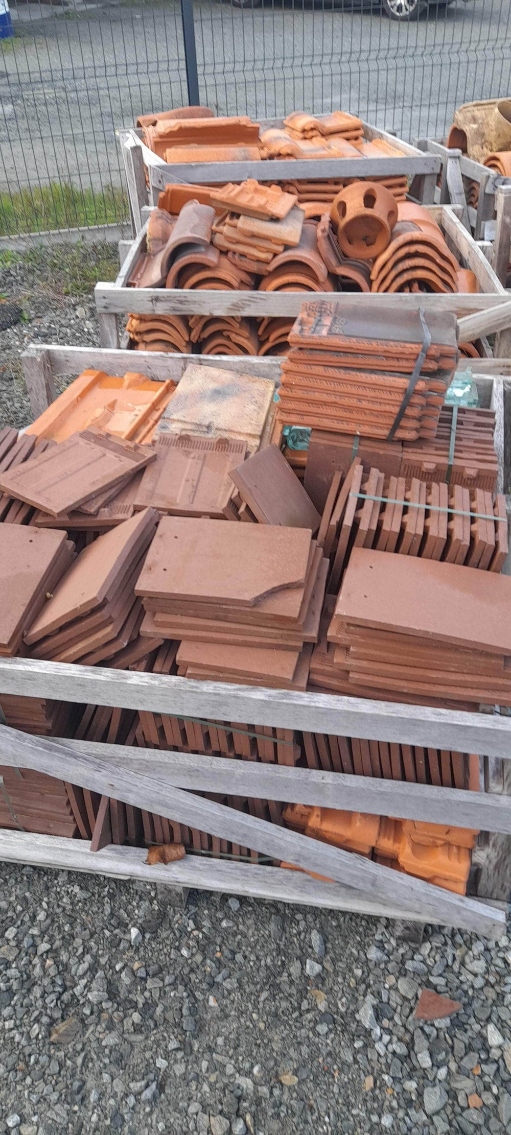 Couverture, maçonnerie (réemploi)  -  Tuiles de fabrication française, formats divers, vendues à la palette (réemploi)