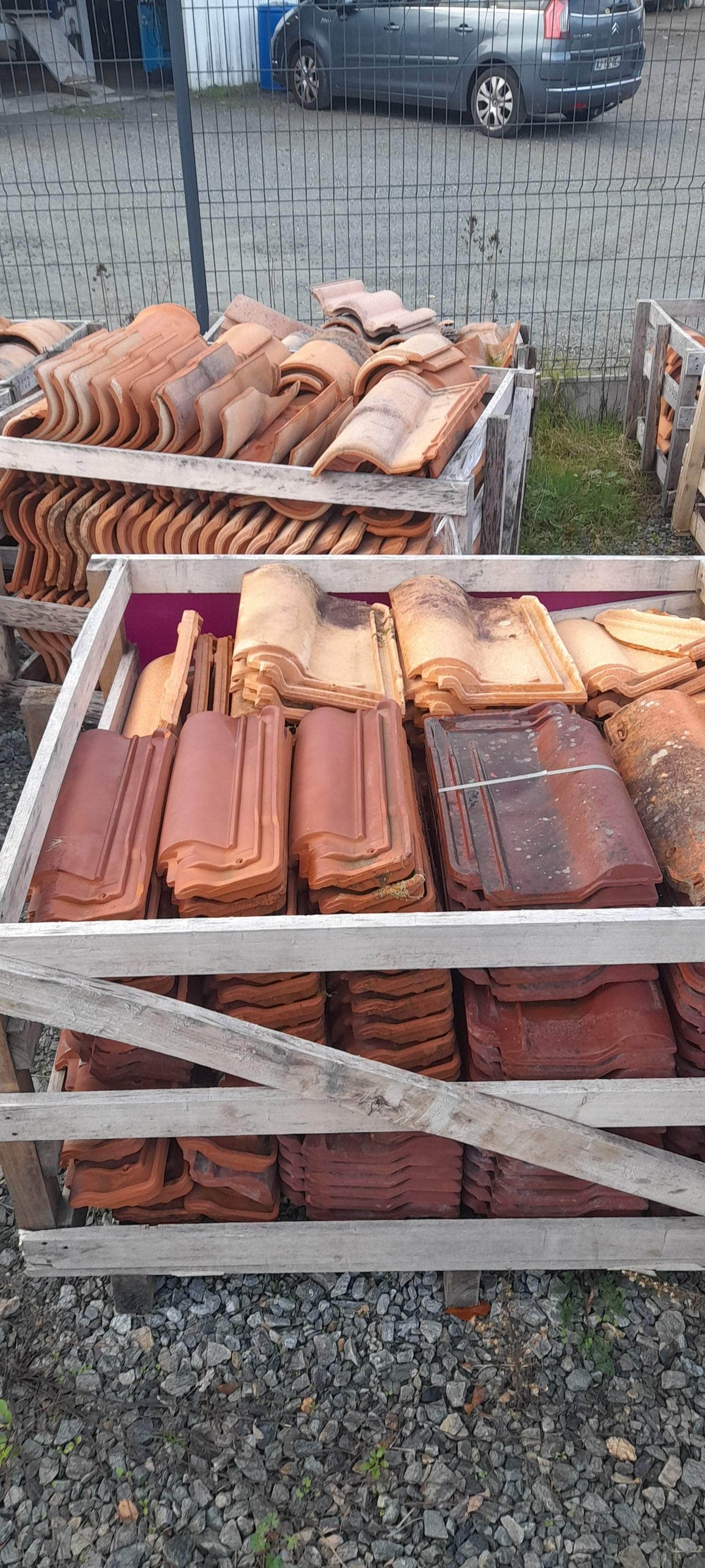 Couverture, maçonnerie (réemploi)  -  Tuiles de fabrication française, formats divers, vendues à la palette (réemploi)