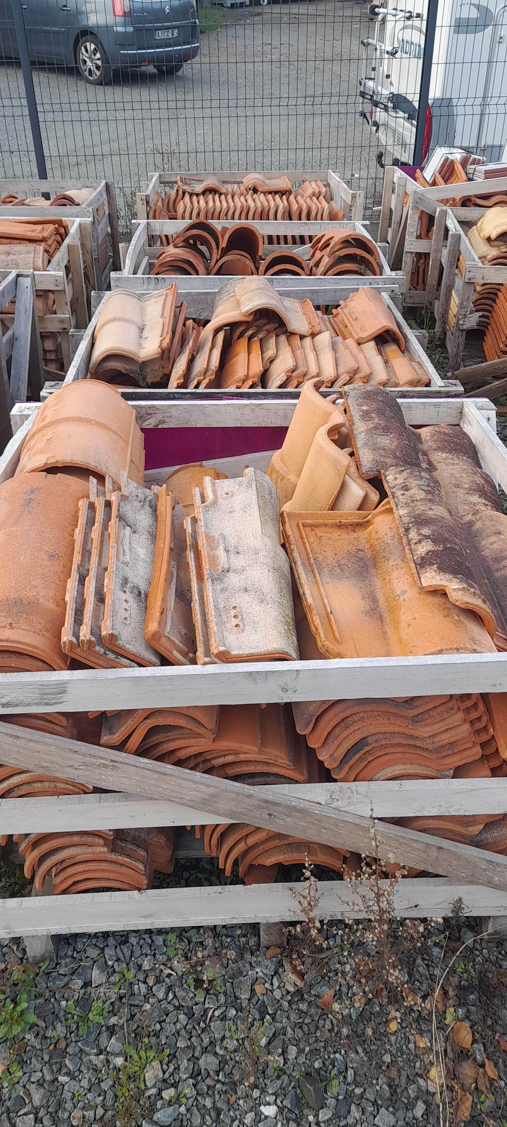 Couverture, maçonnerie (réemploi)  -  Tuiles de fabrication française, formats divers, vendues à la palette (réemploi)