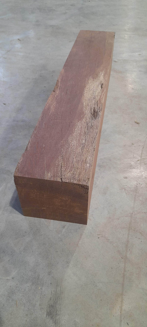 Bois remis en état (réemploi)  -  Traverse en bois exotique sections 140x140 mm, longueur de 0,75 ml, rabotée 4 faces (réemploi)