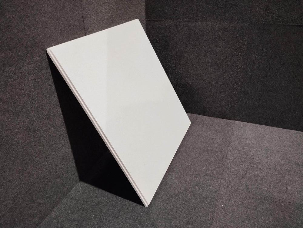 Cloison, isolation (réemploi)  -  Dalle faux plafond laine de verre, dimensions 58,5 x 58,5 cm  ep18 mm (réemploi)