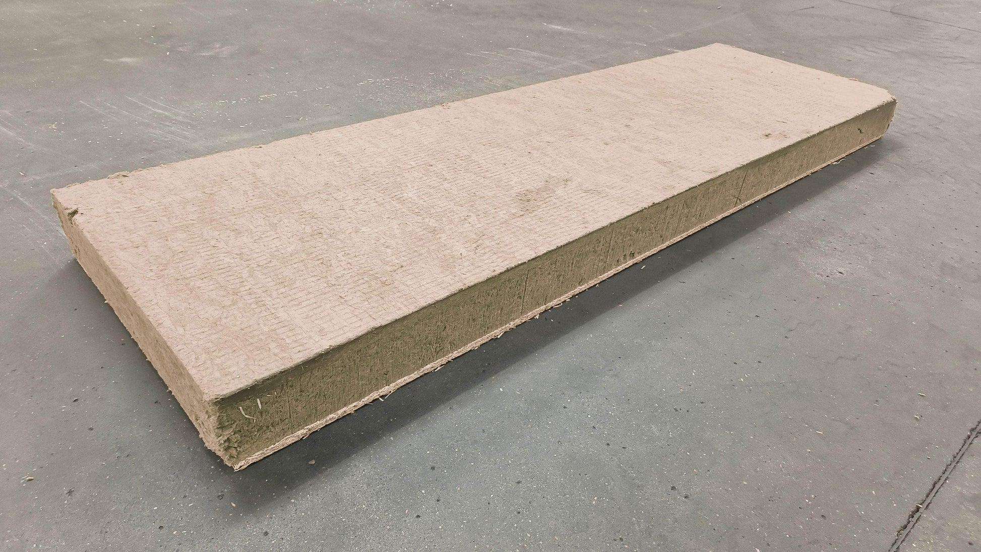 Cloison, isolation (réemploi)  -  Panneaux composite isolant Fibraroc, âme laine de roche parement fibre de bois, dimensions 2000x600x125mm (réemploi)