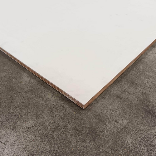 Contreplaqué okoumé pré-peint - 2500 x 1220 x 12 mm (défaut visuel)