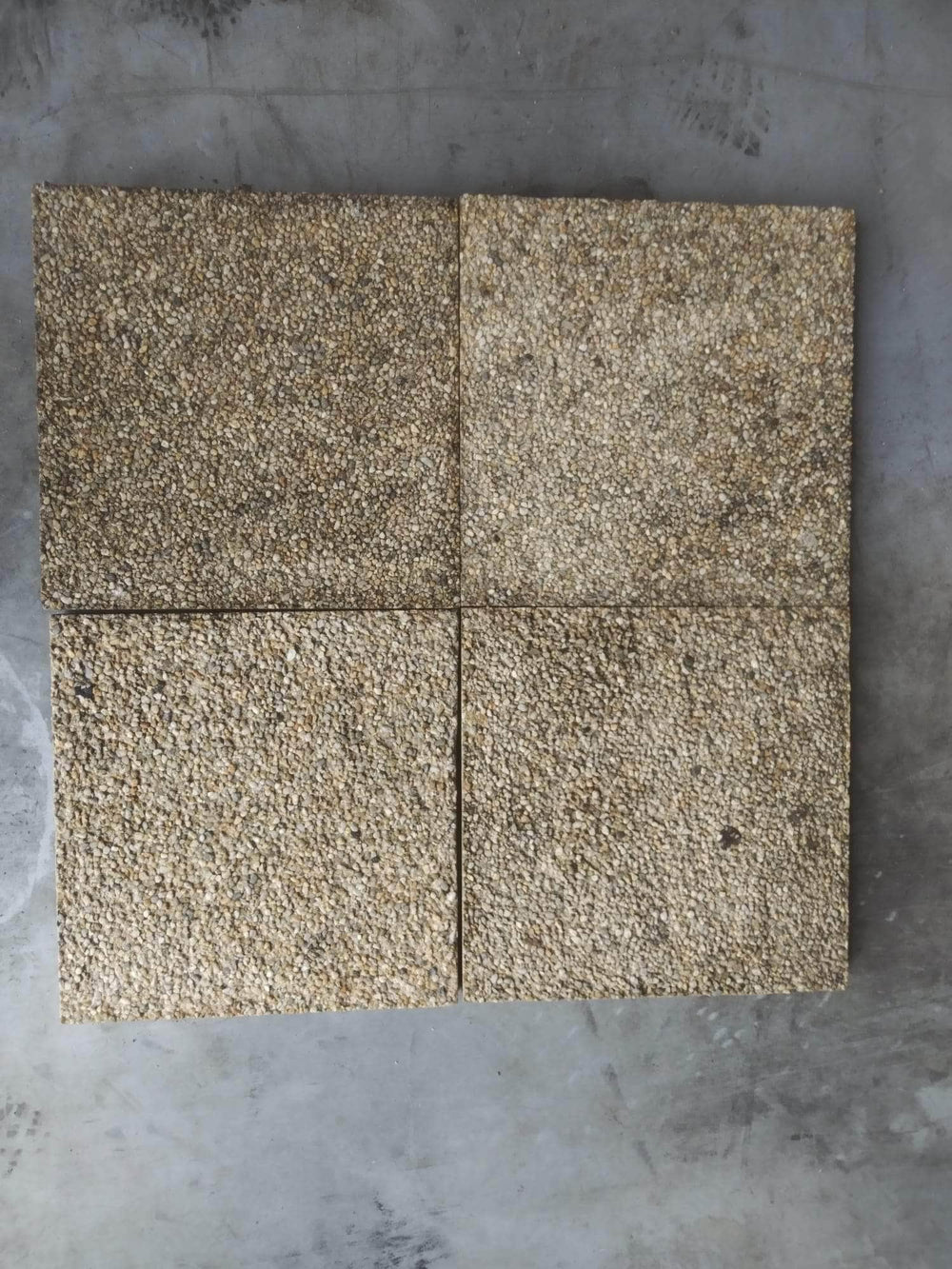 Extérieurs / VRD (réemploi)  -  Dalles gravillonnées  40 x 40 x 3 cm