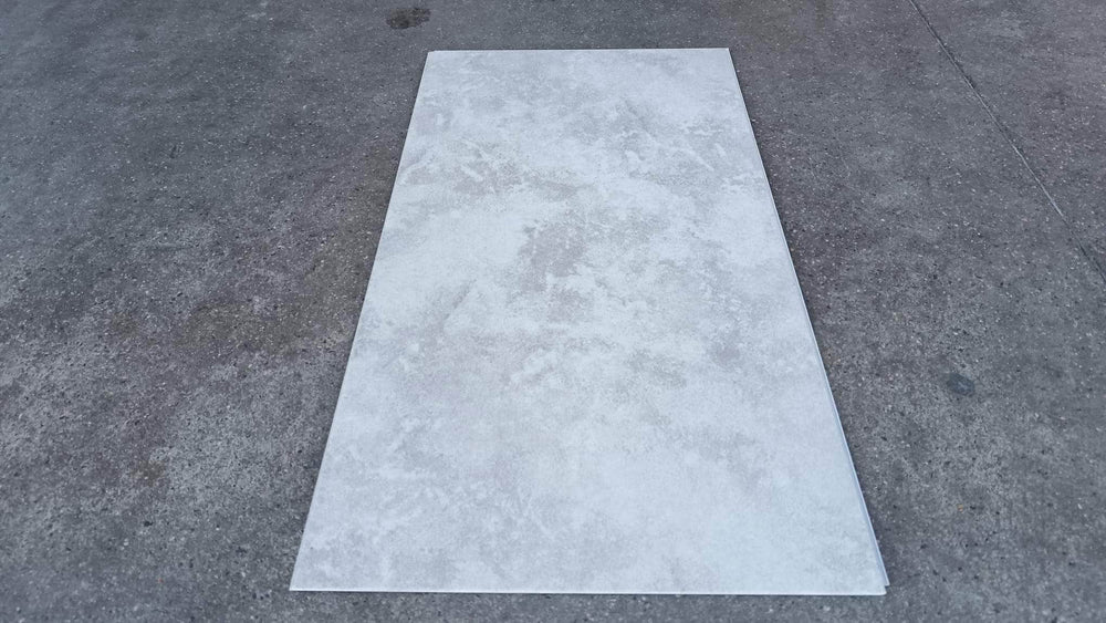 Sol PVC  -  Sol PVC-SPC imitation carrelage gris beige béton indus - 600 x 300 × 5.7mm sous-couche intégrée (SPC102)