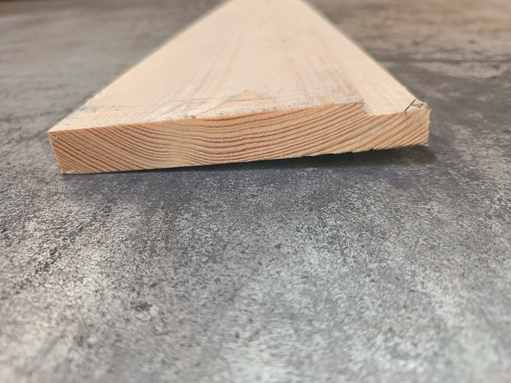 Planche epicéa bois massif - 20 x 145 - L=1.9m (raboté 4 faces + feuillure 24×5)