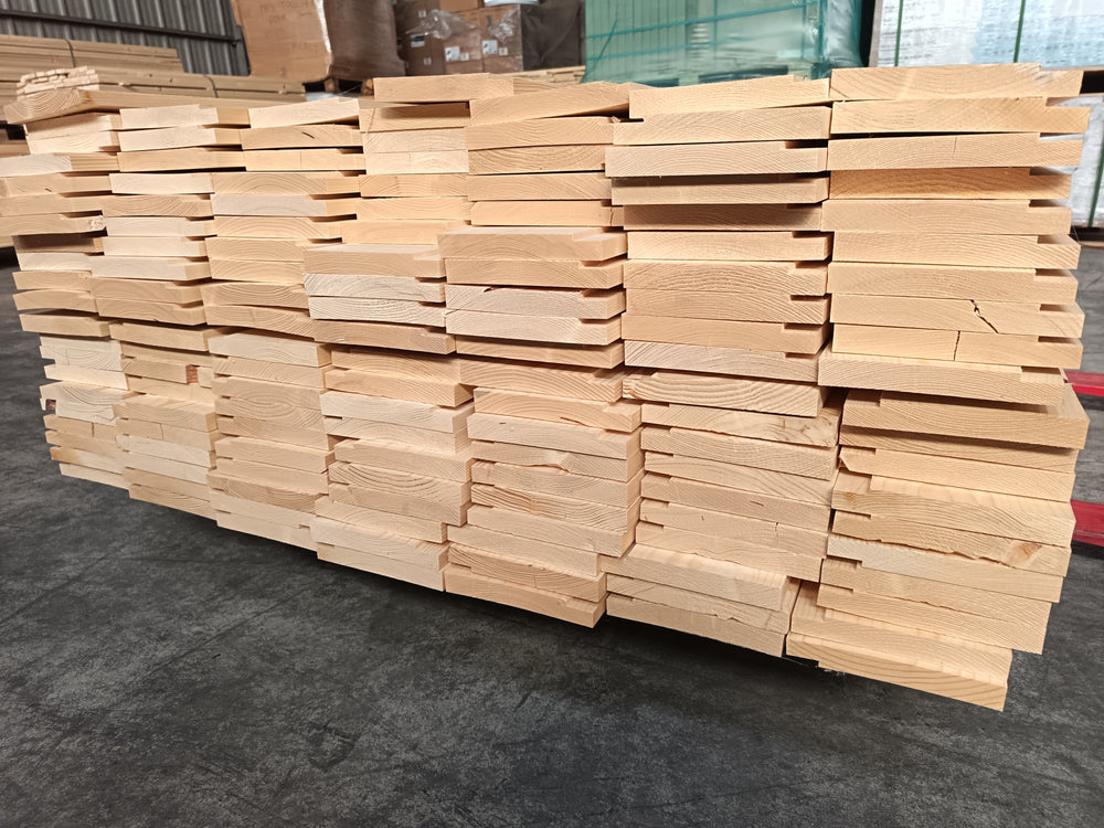 Planche epicéa bois massif - 20 x 145 - L=1.9m (raboté 4 faces + feuillure 24×5)