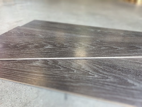 Dalle PVC gris foncé cérusé - 1200 x 180 mm - à coller