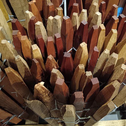 Ganivelle bois massif bois exotique rouge - hauteur 50 cm - L=5m - appointée (écart 4/5 cm)