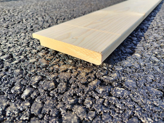 Planche epicéa bois massif - 20 x 140 - L=1.95m (bord arrondi + feuillure 18×11)
