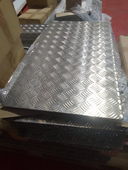 Tôle aluminium  - 780 x 420 mm (damier)