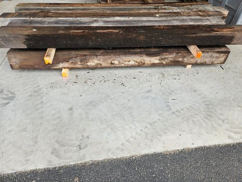 Poteau Iroko bois massif - 170 x 170 - L=2.5m (brut de sciage)