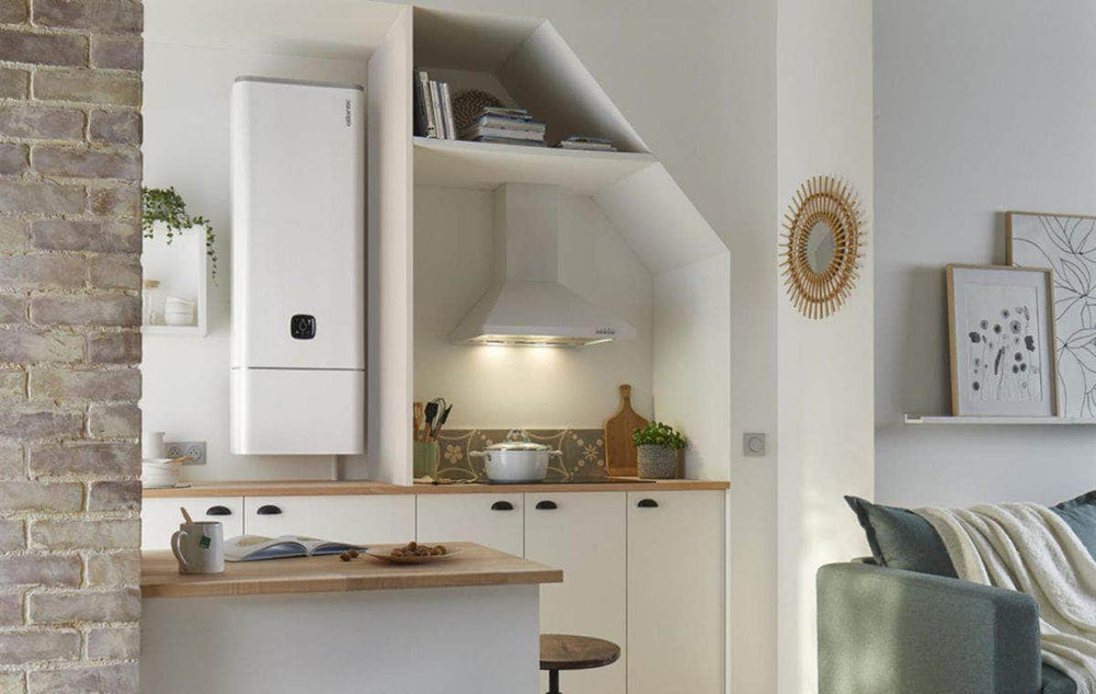 Chauffe-eau électrique Linéo plat connecté vertical mural blanc 150L Réf 157215