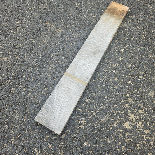 Planche chêne bois massif ép. 27mm - l.80 à 110 mm - L 0,4 à 1,1m (brut de sciage)