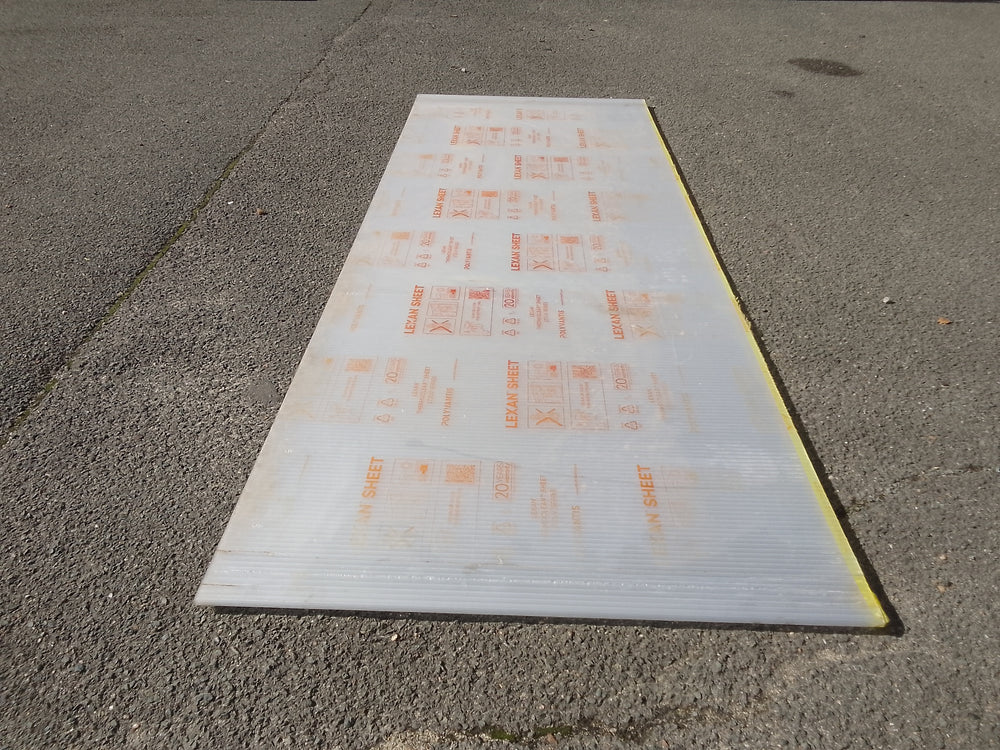 Plaque alvéolaire polycarbonate translucide - 2105 x 755 x 10 mm - Lexan Sheet