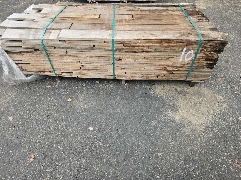 Planche chêne bois massif ép. 27mm - l.160 à 170mm - L 0,4 à 1,25m (brut de sciage)