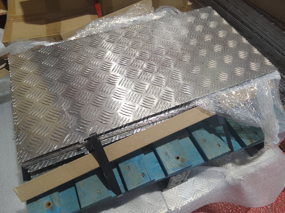 Tôle aluminium  - 730 x 630 mm (damier)