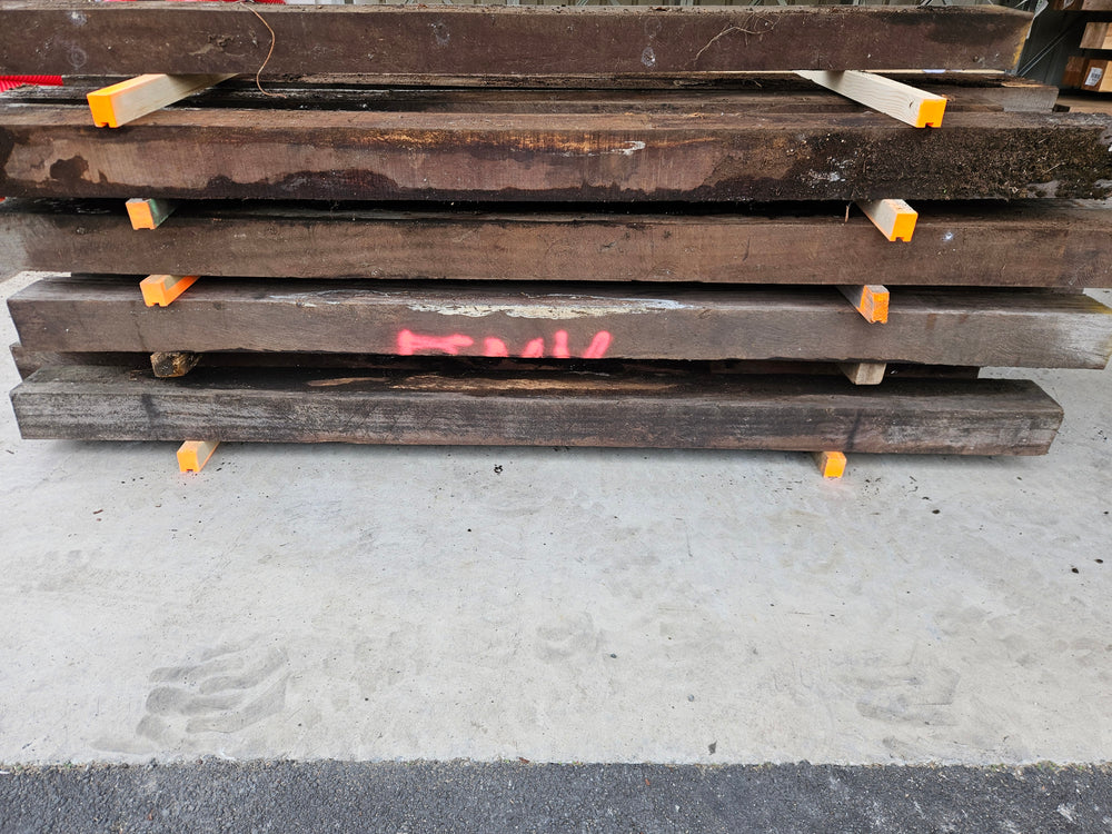 Poteau Iroko bois massif - 170 x 170 - L=3m (brut de sciage)