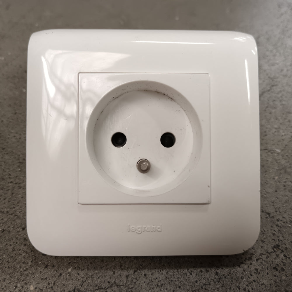 Prise de courant x 1 blanc - 80 x 80 mm
