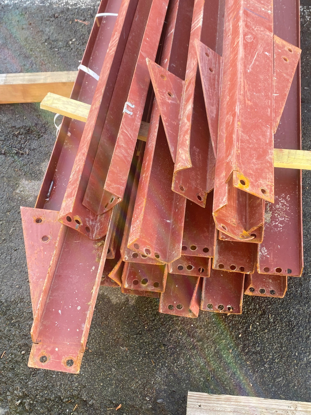 Profilé U acier rouge - 100 x 50 x 3 mm - L=5m