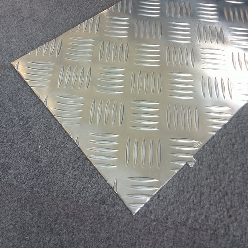 Tôle aluminium  - 870 x 220 mm (damier)