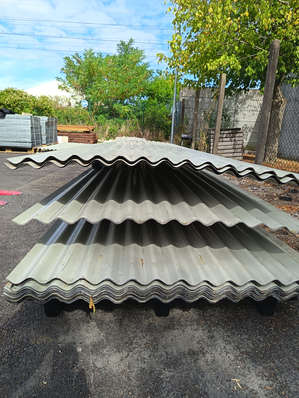 Bardage acier blanc - 2700 x 1050 mm (ondulé)