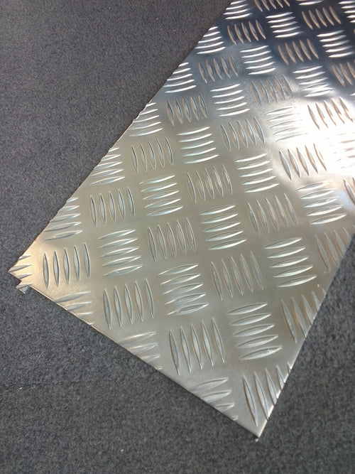 Tôle aluminium  - 870 x 220 mm (damier)