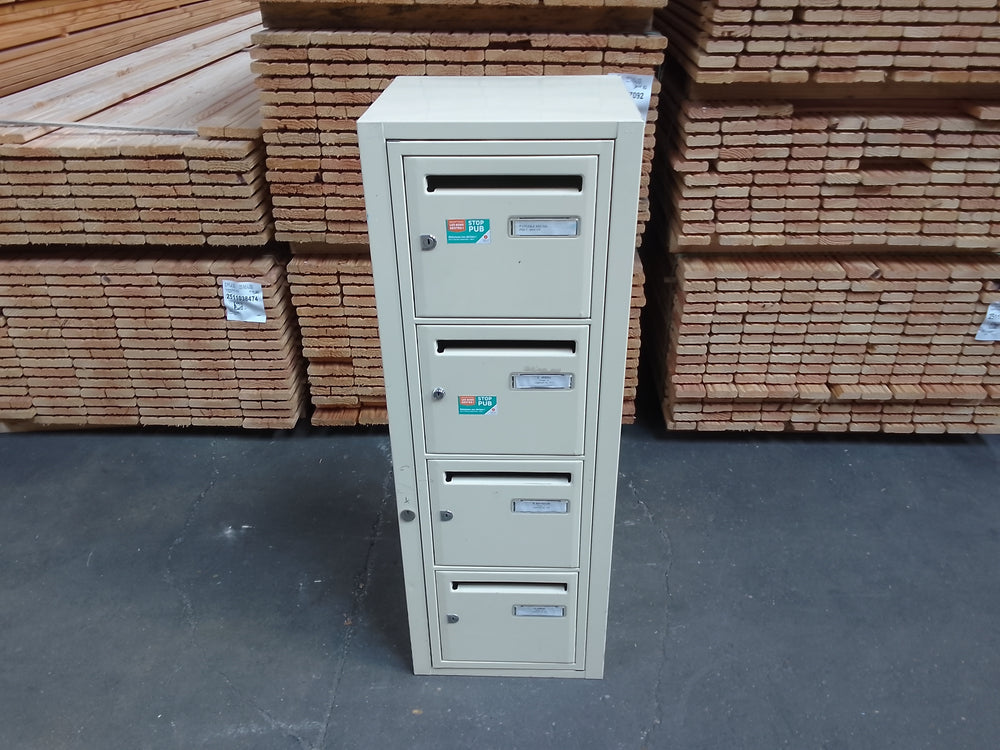 Bloc 4 boîtes aux lettres collectives intérieur mural beige modèle 1x4 — vue 4