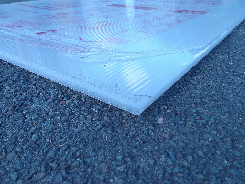Plaque alvéolaire polycarbonate translucide - 5405 x 915 x 10 mm - Lexan Sheet