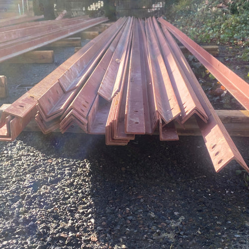 Profilé cornière acier rouge - 50 x 50 x 4 mm - L=8.3m