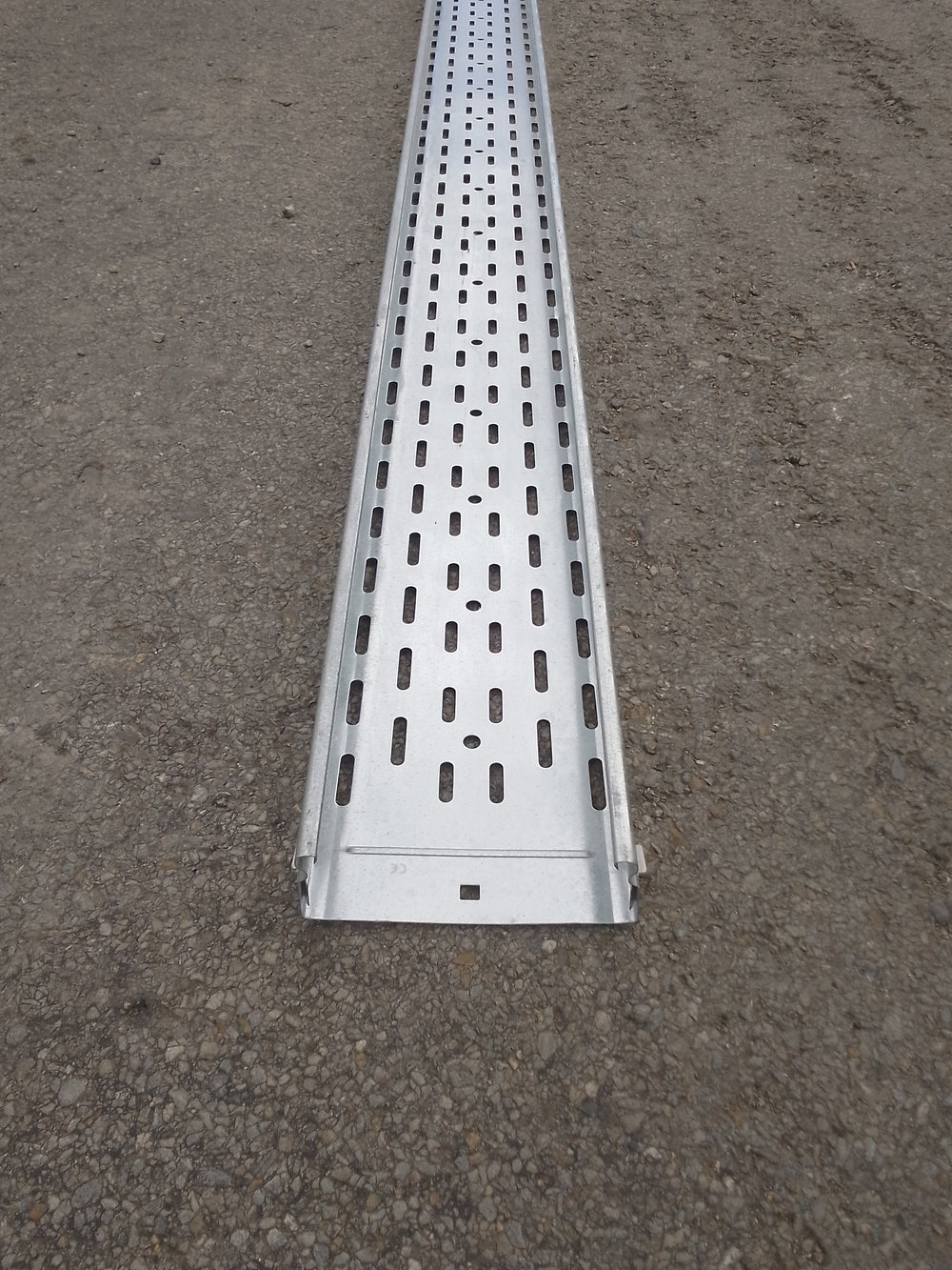 Chemin de câble acier Argent - 3000 x 150 x 54 mm (dalle)