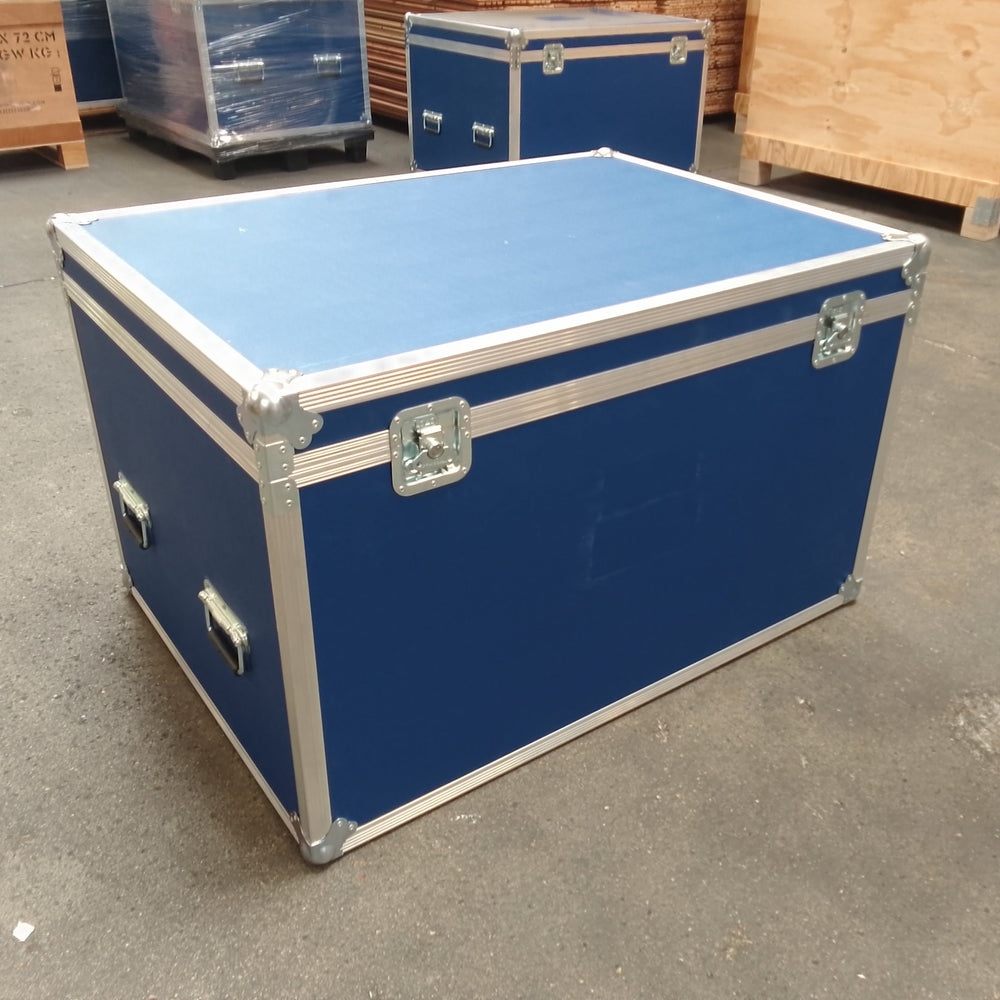 Caisse bleue pour sono