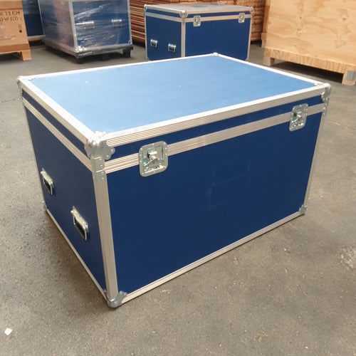 Caisse bleue pour sono