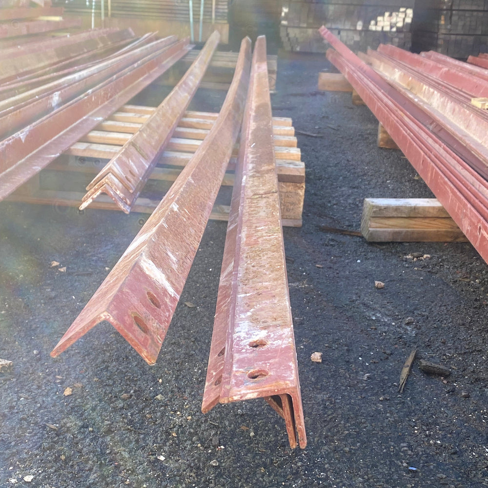 Profilé cornière acier rouge - 50 x 50 x 4 mm - L=6.1m