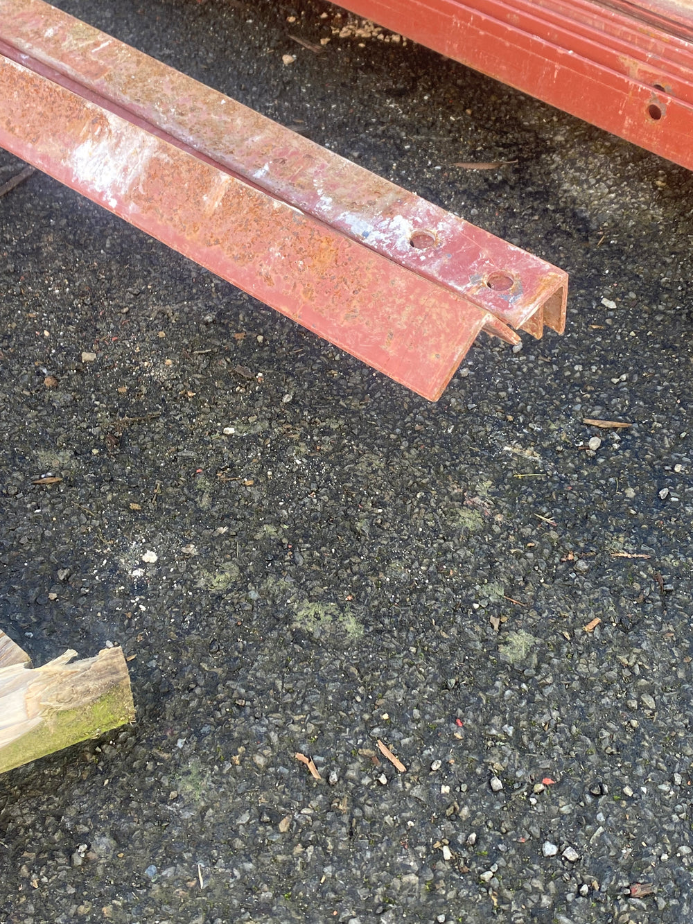 Profilé cornière acier rouge - 50 x 50 x 4 mm - L=6.1m