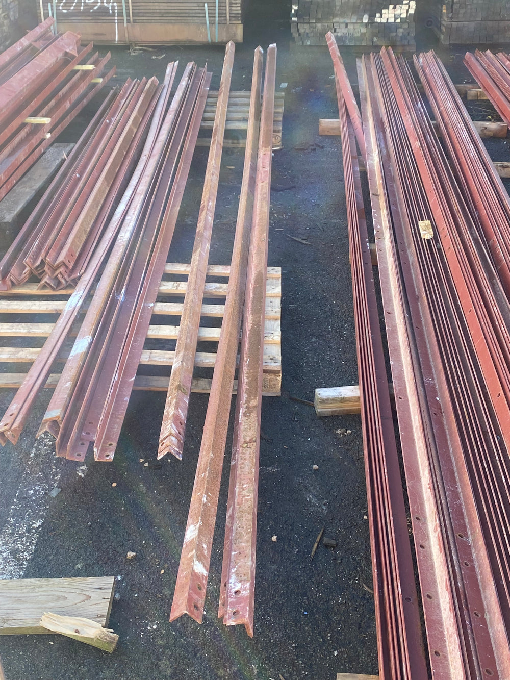 Profilé cornière acier rouge - 50 x 50 x 4 mm - L=6.1m