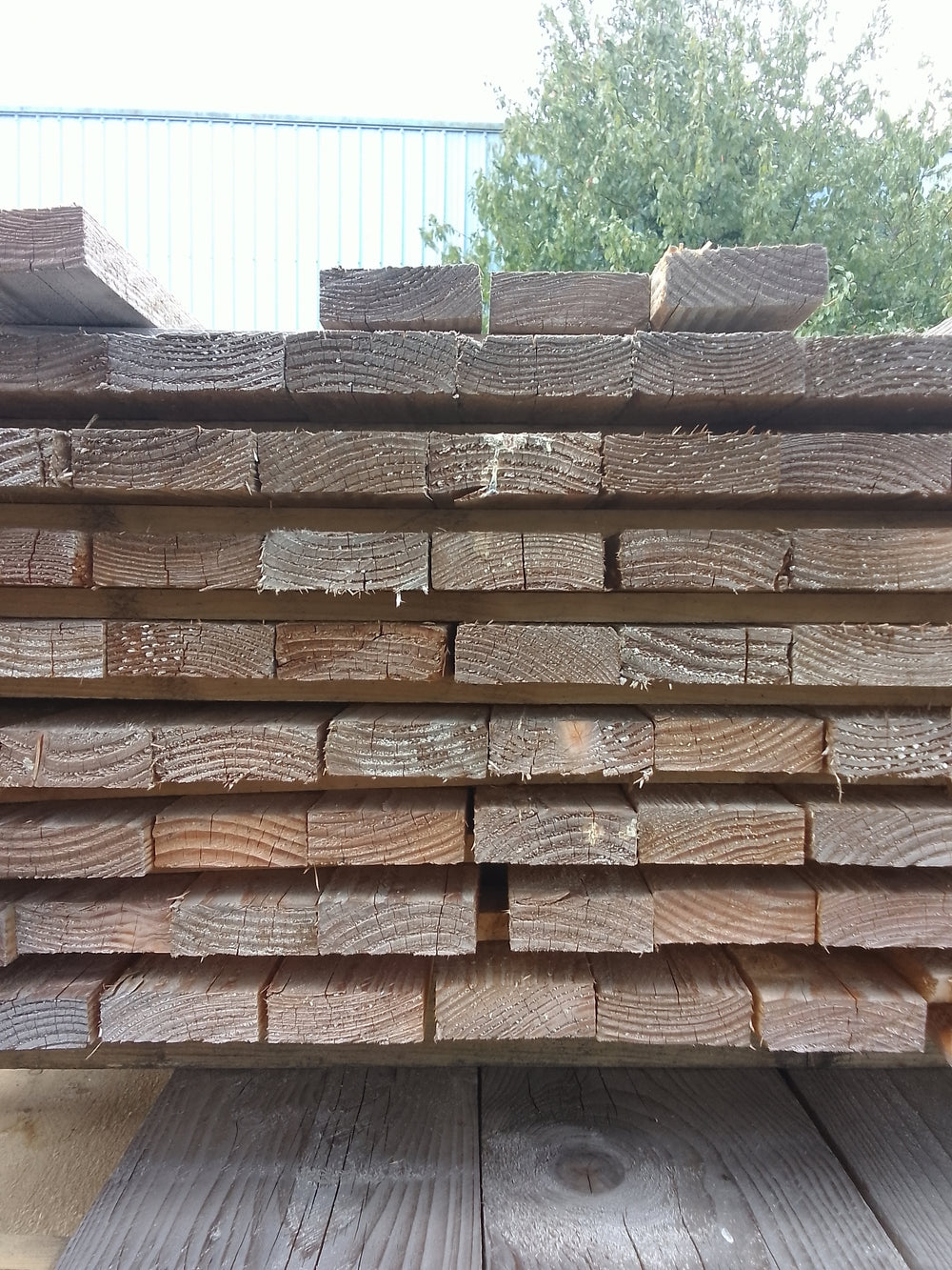 Planche douglas bois grisé - 25x75 - L=4m (brut de sciage)