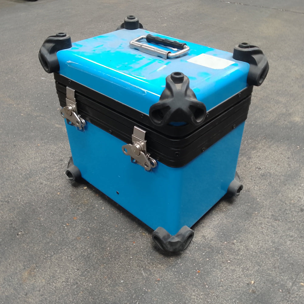 Petite caisse bleue  - 380 x 280 x 380 mm