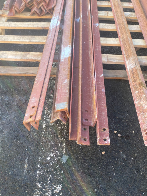 Profilé cornière acier rouge - 50 x 50 x 4 mm - L=5.5m