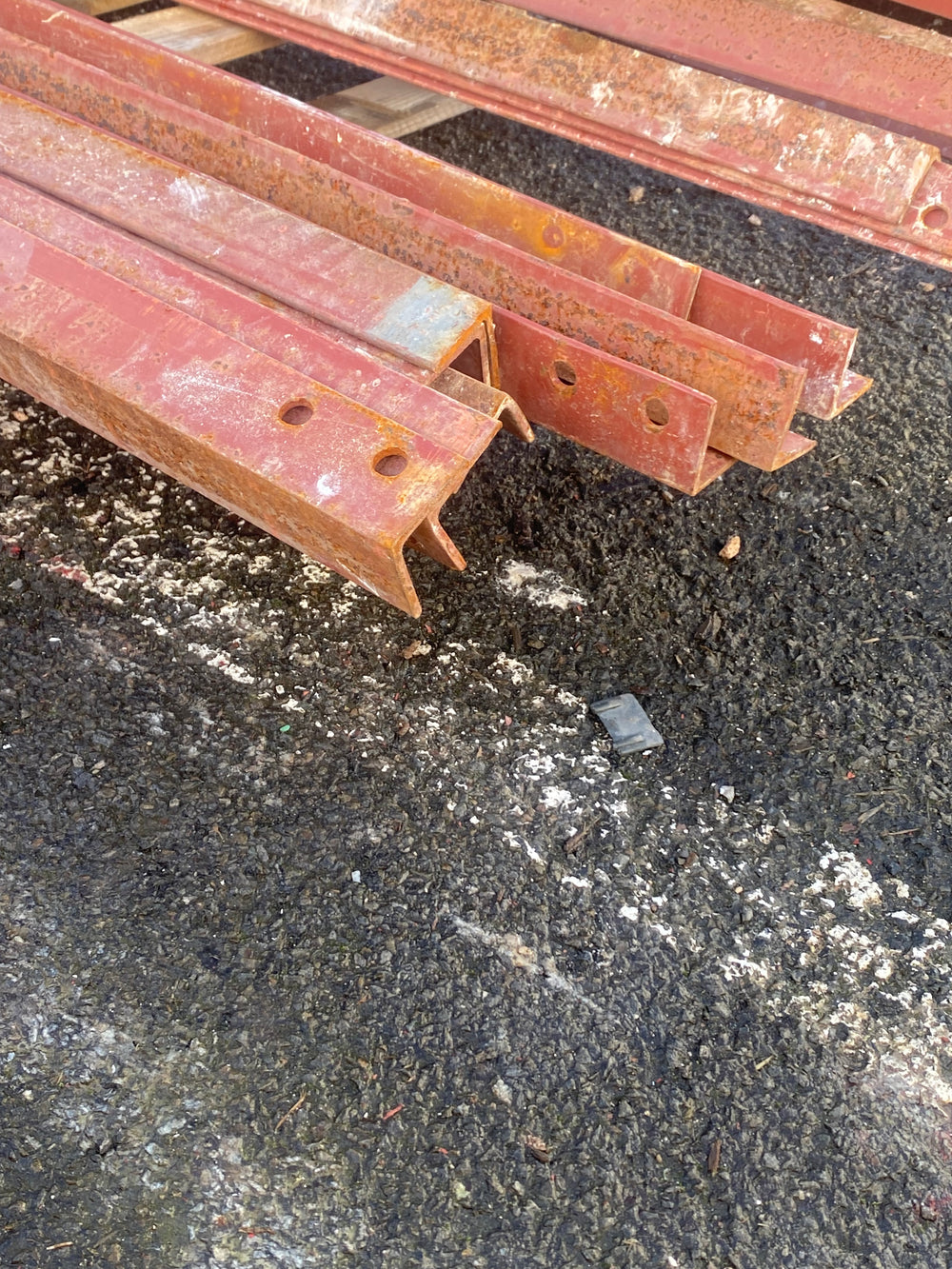 Profilé cornière acier rouge - 50 x 50 x 4 mm - L=5.5m