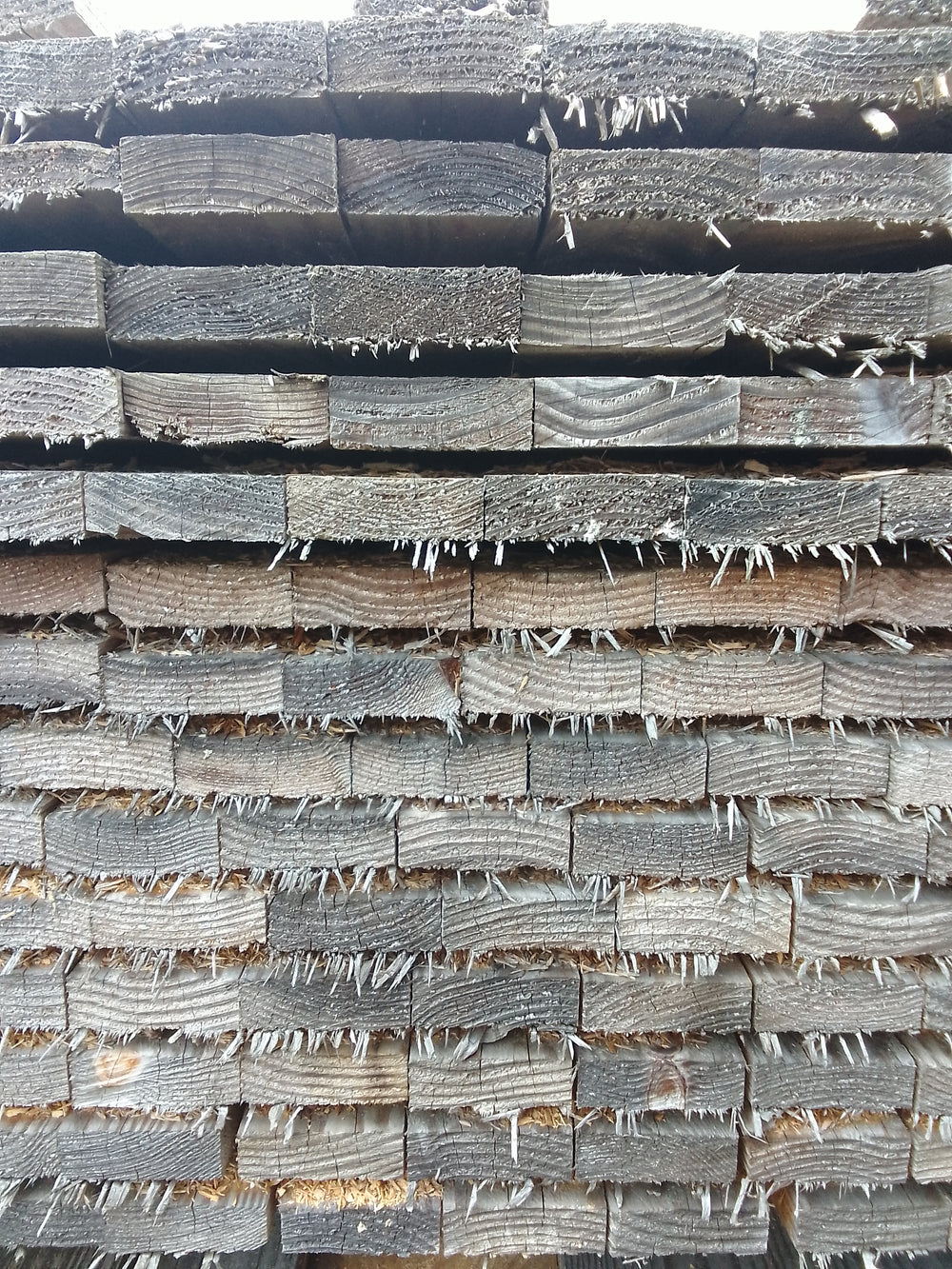 Planche douglas bois grisé - 25x75 - L=2.5m (brut de sciage)