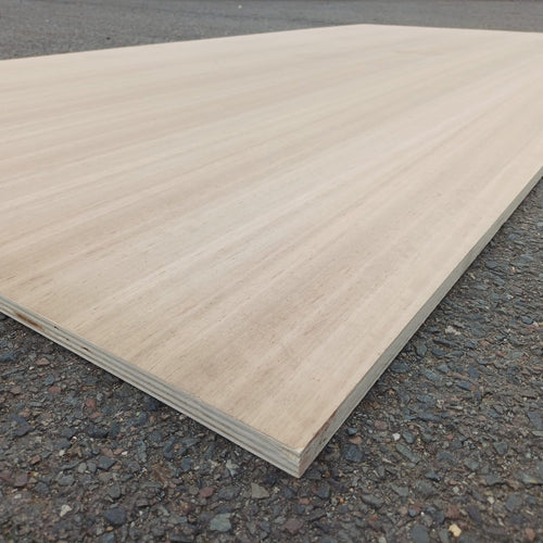 Contreplaqué décoratif en peuplier avec faces en placage eucalyptus globulus - 2500 x 1220 x 18mm