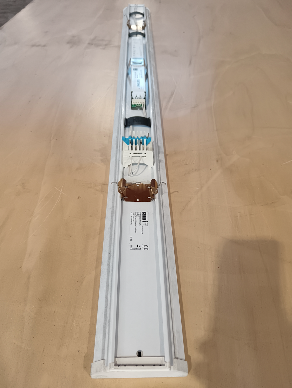 Réglette LED  - 1190 x 95 x 40 mm