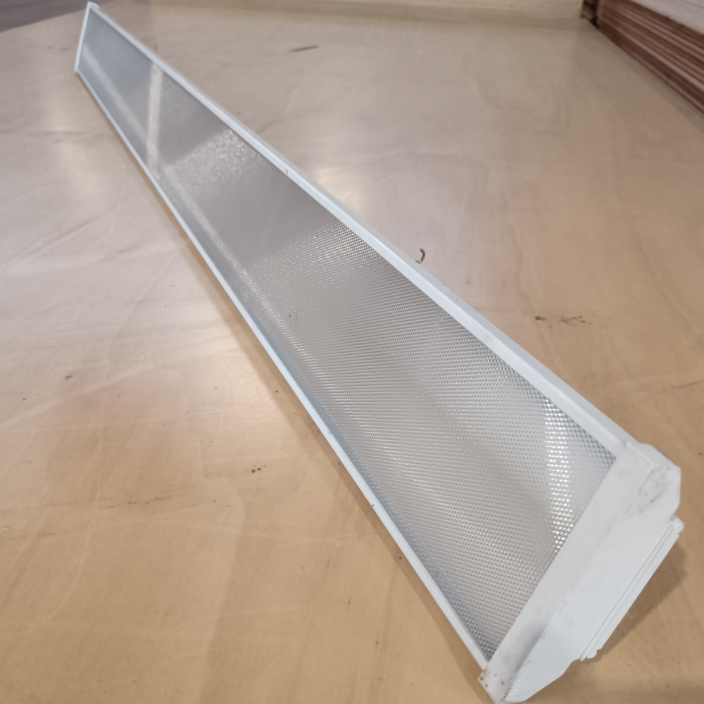 Réglette LED  - 1190 x 60 x 40 mm