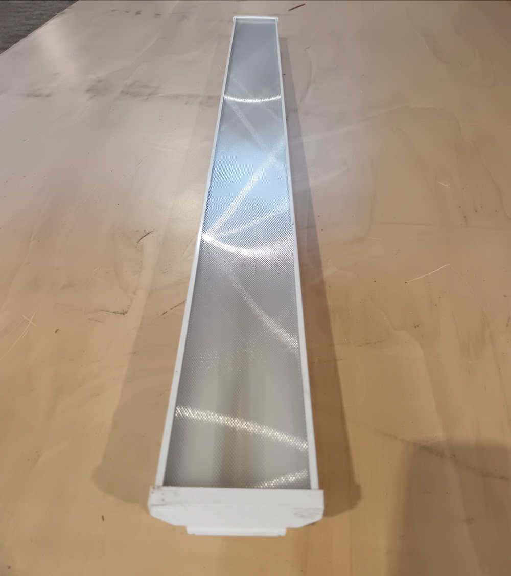 Réglette LED  - 1190 x 60 x 40 mm